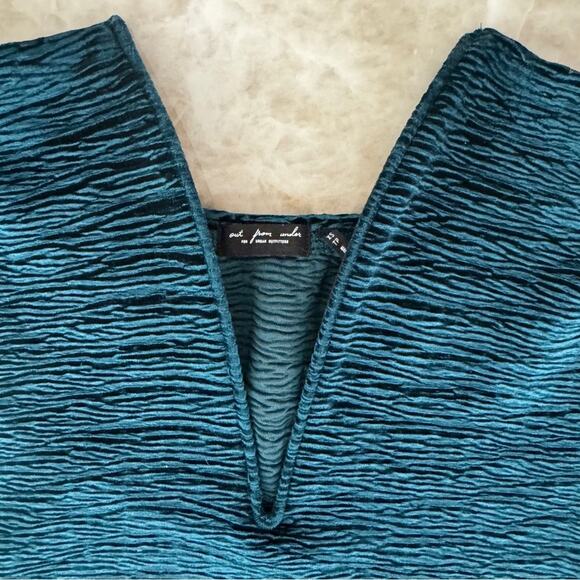 Out From Under Strapless Velour Deep V-Wire Body Suit size XS - Picture 5 of 6